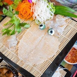 ปลาหมึกกล้วยซาซิมิ