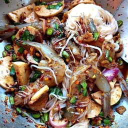 ยำขนมจีนกุ้งสด