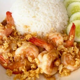 ข้าวกุ้งทอดกระเทียม