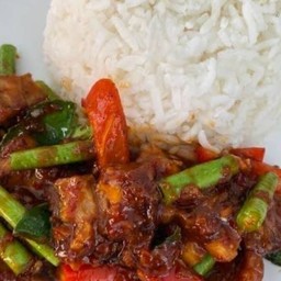 ข้าว + ผัดพริกแกงหมูกรอบ