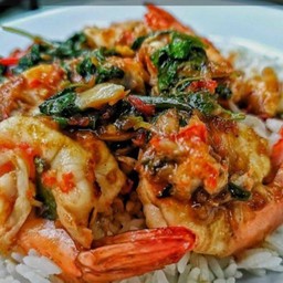 ข้าวกระเพรากุ้ง