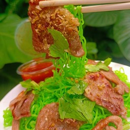 หมี่หยกหมูย่าง