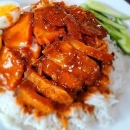 ข้าวหมูแดง หมูกรอบ