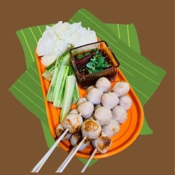 ลูกชิ้นหมูปิ้ง ชุดใหญ่ 10 ไม้