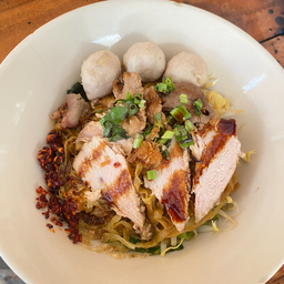 ร้านก๋วยเตี๋ยวเนื้อเปื่อย แม่ยุพิน นครชัยซอย2