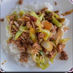ข้าวผัดพริกหมูสับ