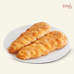 ขนมปังอัลมอนด์ครีมสลัด