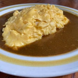 [อร่อยซ่ากับโค้ก] ข้าวแกงกะหรี่ไข่ข้น +  โค้ก ออริจินัล (ขวด)