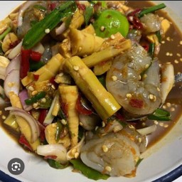 ตำหน่อไม้กุ้งสด