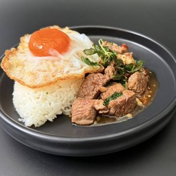 Diced Brisket กะเพราเนื้อหั่นเต๋า