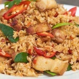 ข้าวผัดกะปิหมูกรอบ