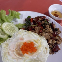 กะเพราหมู+ไข่ดาว