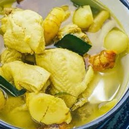 ขนมจีน แกงเขียวหวานไก่ สาขาวัดโป่งน้อย