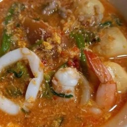 เจ๊อ้อยส้มตำ ยำ & อาหารตามสั่ง