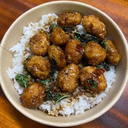 กะเพราไก่ป็อป สุดซี๊ดดดด