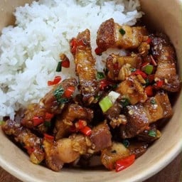 ผัดพริกเกลือราดข้าว