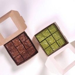 DARK CHOCOLATE BROWNIE