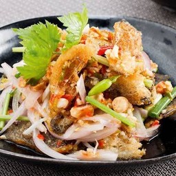 ยำปลาสลิด