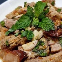 น้ำตกคอหมูย่าง