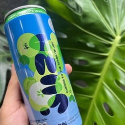 น้ำโซดารสองุ่นขาว