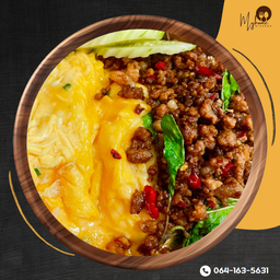 ข้าวไข่ข้นกะเพราหมูสับ