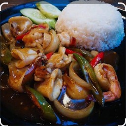 ข้าวผัดพริกทะเล