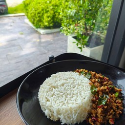 ข้าวกะเพราไก่สับคั่วแห้ง