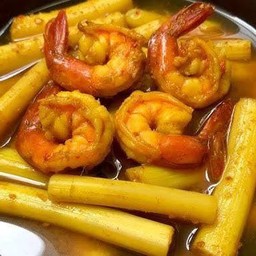แกงส้มกุ้งไหลบัว