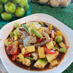 ตำหน่อไม้กุ้งสด