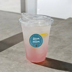 สตอเบอรี่โซดา