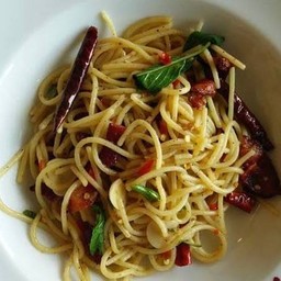 สปาเก็ตตี้พริกแห้ง