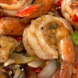 ข้าวกะเพราพริกแห้ง ซอย 8
