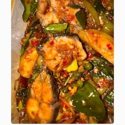 ผัดเผ็ดปลาดุก (กับข้าว)