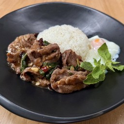 Sliced Chuck Eye กะเพราเนื้อสไลด์