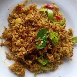 ข้าวผัดพริกแกงใต้