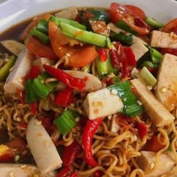 ตำมาม่าหมูยอ