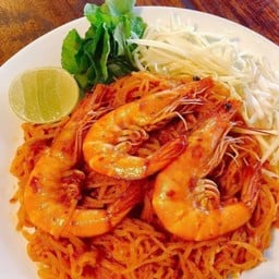 ผัดหมี่กะทิกุ้งสด