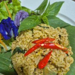 ข้าวผัดแกงเขียวหวานหมูชิ้น