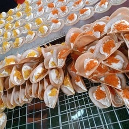สุพรรษาขนมเบื้องตลาดนัดกะทู้สาขากมลาป่ามะพร้าวแฟนตาซี สาขาตลาดกมลาป่ามะพร้าวแฟนตาซี