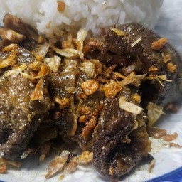 ข้าวราดหน้าหมูตุ๋น