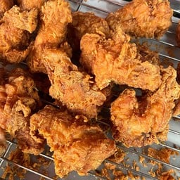 ไก่เขย่า หน้าโรงพยาบาลตาคลี