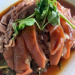 เส้นหมี่ขาหมูမီခါမို