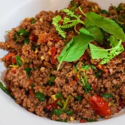 กะเพราเนื้อโคขุนสับ(กับข้าว)