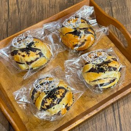 Red bean filling bun