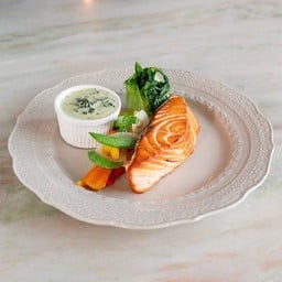 แซลมอนสเต็กครีมซอสผักโขม