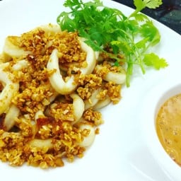 ยำแซ่บ โต้รุ่ง