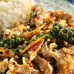 ผัดขี้เมาราดข้าว