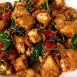 ข้าวกะเพราข้อไก่