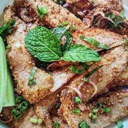 นำ้ตกหมูรสแซ่บ