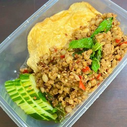 ข้าวกระเพราหมูสับ ไข่โป๊ะ